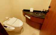 Toilet Kamar 5 Hotel Grand Arc Hanzomon