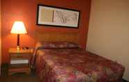 ห้องนอน 6 Affordable Suites Sumter SC