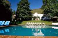 Swimming Pool Everglades Hotel & Conference Centre