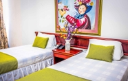 Kamar Tidur 2 Hotel Prado 72