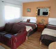Bedroom 5 Motel Des Deux Lacs Inc