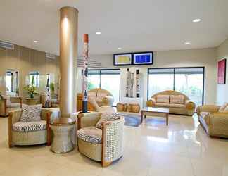 Lobby 2 Novotel Darwin Airport