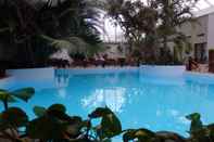 Swimming Pool Tropical Hotel