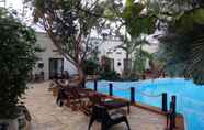 Kolam Renang 7 Tropical Hotel