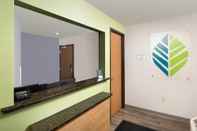 Lobi Extended Stay America Select Suites Gainesville