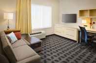 Common Space TownePlace Suites by Marriott Goodyear