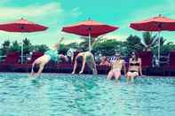 Swimming Pool Sterling Lake Palace Alleppey