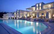 Kolam Renang 2 La Residence Mykonos Hotel Suites