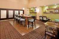 บาร์ คาเฟ่ และเลานจ์ Hampton Inn & Suites St. Cloud, MN