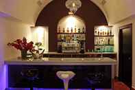 Bar, Kafe dan Lounge La Fonda Hotel