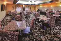 Bar, Cafe and Lounge La Quinta Inn & Suites by Wyndham Searcy