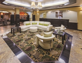 Lobby 2 La Quinta Inn & Suites by Wyndham Searcy