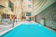 Kolam Renang TownePlace Suites by Marriott San Antonio Downtown Riverwalk