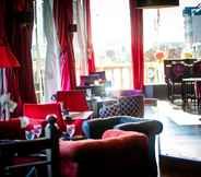 Bar, Cafe and Lounge 3 La Villa Andry