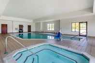 Swimming Pool Comfort Inn & Suites Carbondale University Area