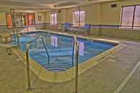 Swimming Pool Hampton Inn & Suites Parsippany/North