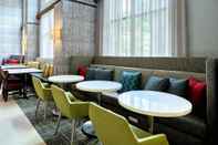 Quầy bar, cafe và phòng lounge Hampton Inn & Suites Parsippany/North