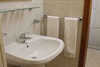 In-room Bathroom Hotel San Michele Inn
