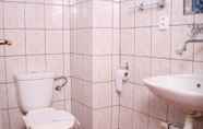 Toilet Kamar 4 Hotel Aaron