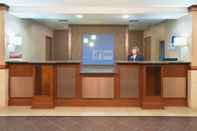 Lobi Holiday Inn Express Hotel & Suites Los Alamos, an IHG Hotel