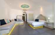 Kamar Tidur 5 Suites Blue Hotel