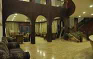 Lobi 4 Hotel Jabali Palace