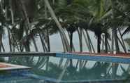 สระว่ายน้ำ 6 Palmleaves Beach Resort
