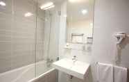 Toilet Kamar 2 Hotel Evenia Monte Real