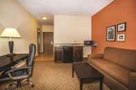 Ruang untuk Umum La Quinta Inn & Suites by Wyndham Ely
