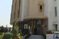 Exterior Madhuvan Hotel