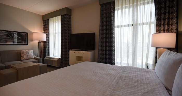 Bedroom Homewood Suites by Hilton Greenville Downtown