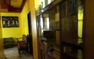 Lobi 3 Jack & Claud Bed & Breakfast Guest House