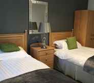 Bedroom 7 Ferrybridge Hotel