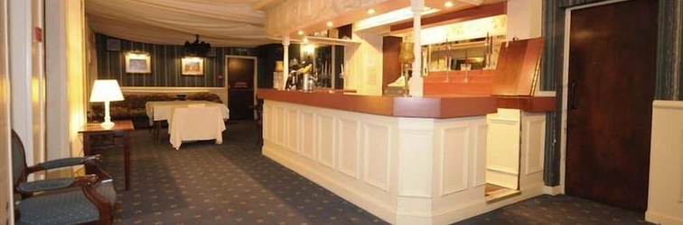 Lobby Ferrybridge Hotel