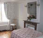 Bedroom 5 Château de Yaucourt Bussus