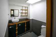 In-room Bathroom D522 at Kiener Hills - Hotel Near Cebu Airport