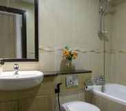 In-room Bathroom 6 One Perfect Stay - Goldcrest Views 1