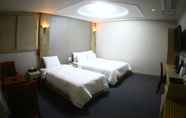 Kamar Tidur 7 Metropol Tourist Hotel