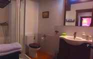 Phòng tắm bên trong 6 Apartamentos El Lagar de Somo