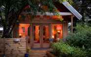 Luar Bangunan 2 Beautiful Cozy Cottage