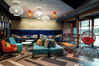 Bar, Cafe and Lounge Tru By Hilton Staunton