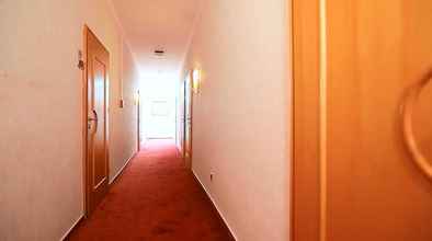 Lobi 4 Hotel Royal Elmshorn