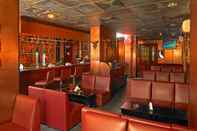 Bar, Kafe dan Lounge Phoenicia Hotel