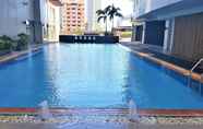 Swimming Pool 6 Cozy Pad in Heart of Makati HiSpeed WiFi