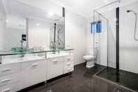 Toilet Kamar Amalfi Executive 5 Bedroom Home