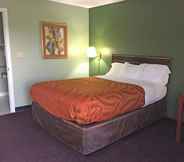 Bedroom 3 Americas Best Value Inn Manchester, TN