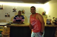 Bar, Cafe and Lounge Hotel MAJHI