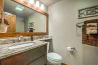 In-room Bathroom Storm Meadows A 211