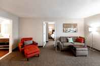 Ruang Umum TownePlace Suites by Marriott Louisville Airport