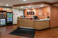 Sảnh chờ TownePlace Suites by Marriott Louisville Airport